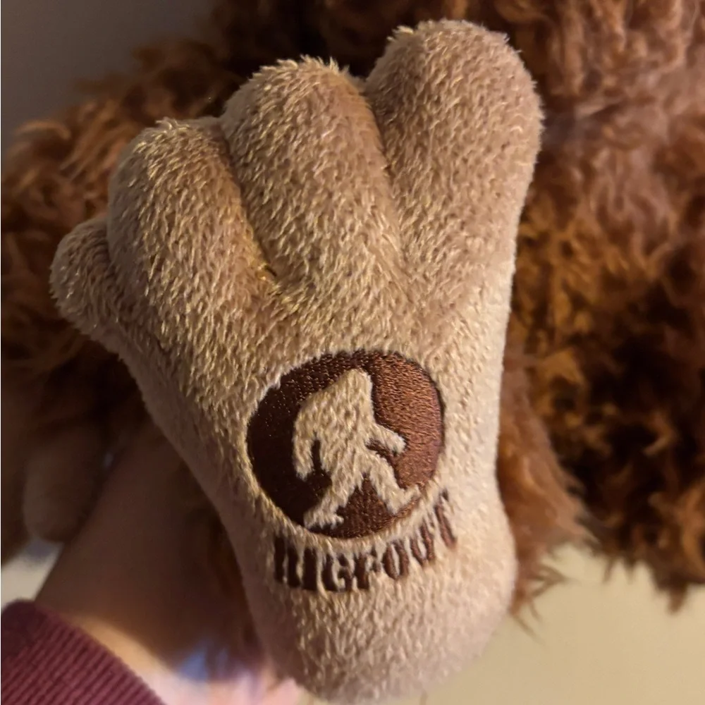 Black Hills Bigfoot Plush Lion Stuffed Animal Souvenir Sasquatch Paw - Picture 2 of 4